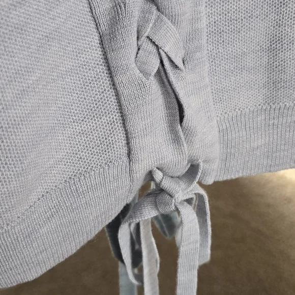 Lululemon Athletica Blue Merino Wool Sweater Sz 6 - Picture 5 of 9